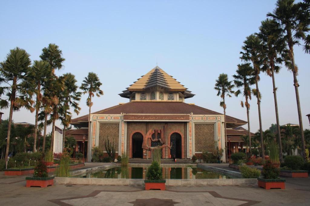 Indoluxe Hotel Jogjakarta Mlati Exterior foto