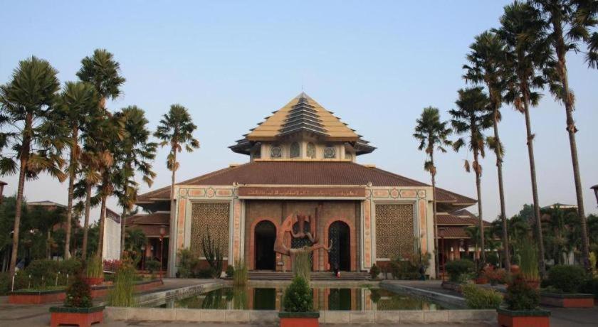 Indoluxe Hotel Jogjakarta Mlati Exterior foto